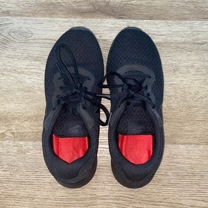 All Black Nike Roshe